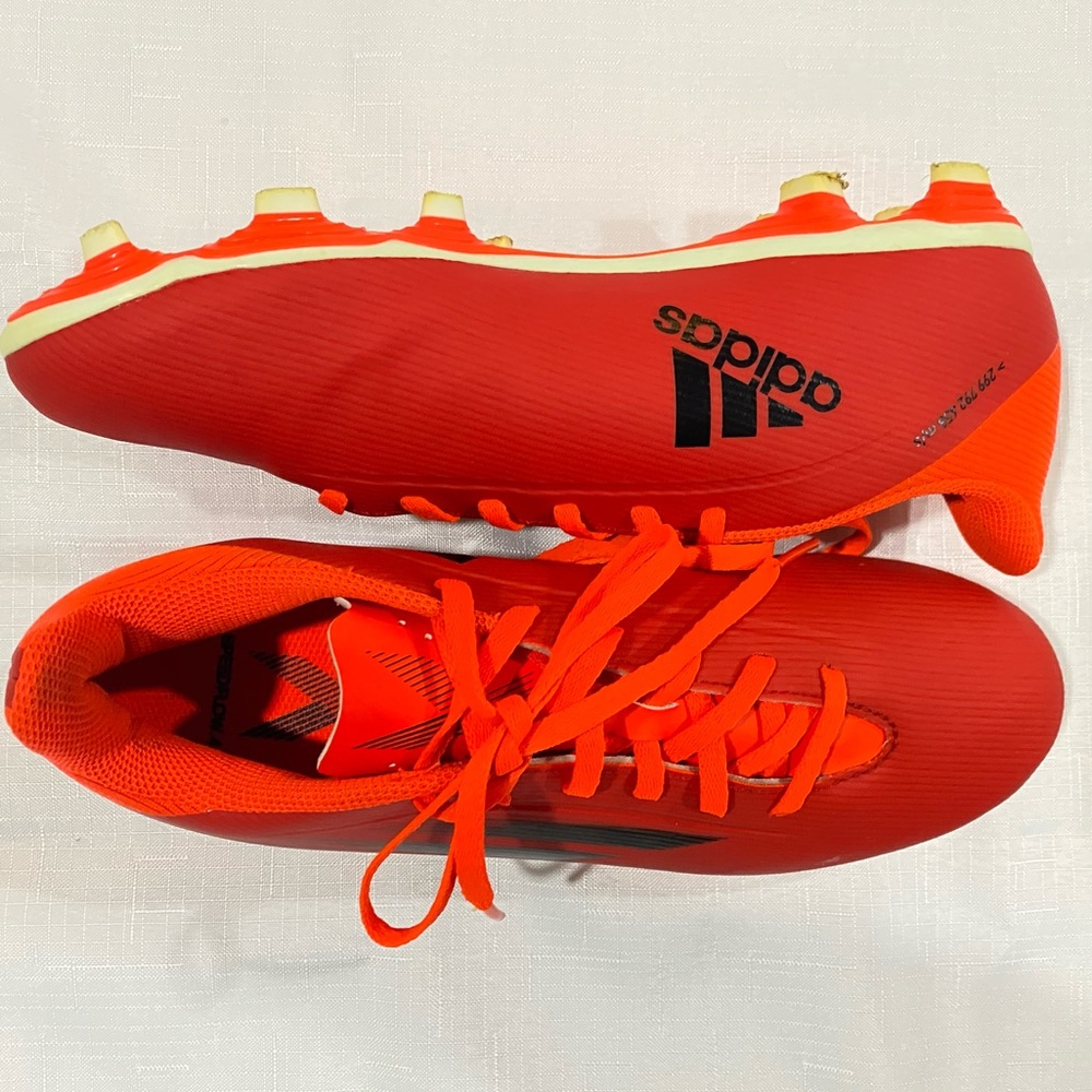 Adidas boys soccer cleats. SpeedFlow 4